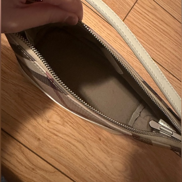 Vintage Burberry purse - Picture 2 of 4